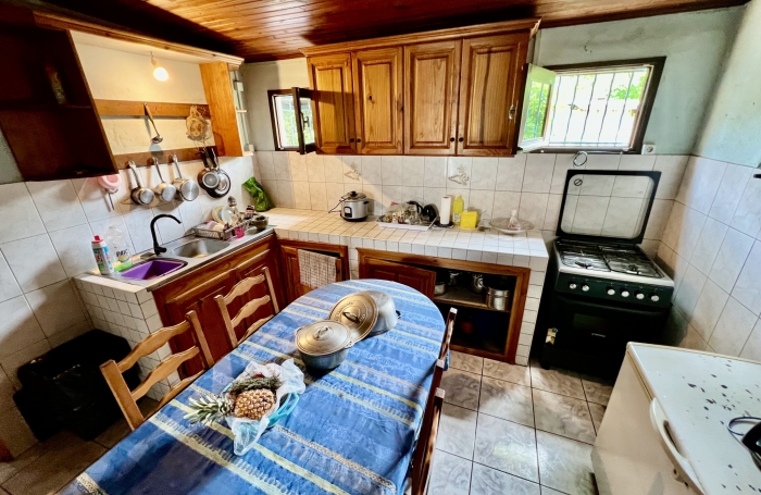 SAINT-PIERRE 97410 - MAISON F4 - ENVIRONNEMENT CALME ET RECHERCH&Eacute;