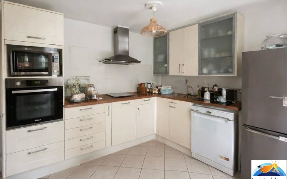 Maison Fleurimont - 5 pi&egrave;ces, 3 Chambres, 420 000&euro; FAI