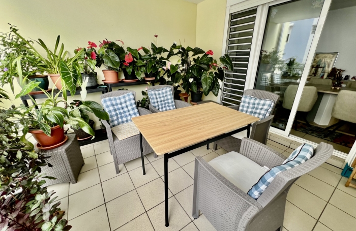 SAINT JOSEPH 97480 - APPARTEMENT F3  LUMINEUX ET CONFORTABLE - BEAUX VOLUMES - PROCHE CENTRE VILLE