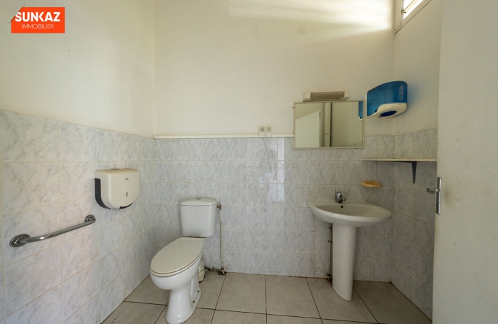 Location Local commercial 72m&sup2; Saint-Pierre