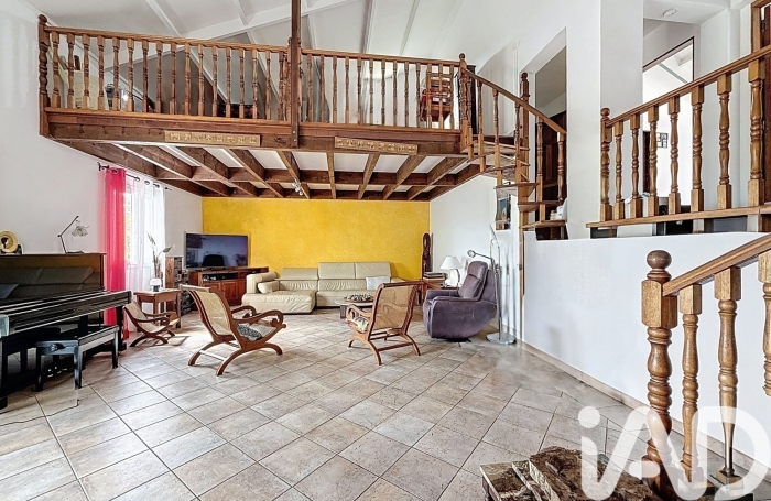 Vente Divers 185m&sup2; 5 pièces Sainte Marie