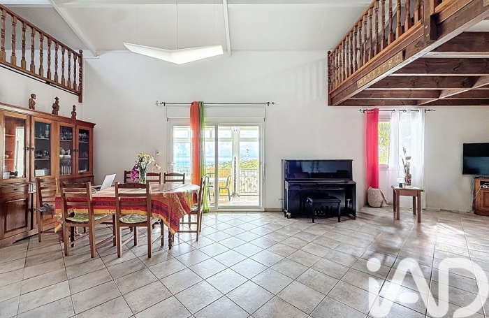 Vente Divers 185m&sup2; 5 pièces Sainte Marie