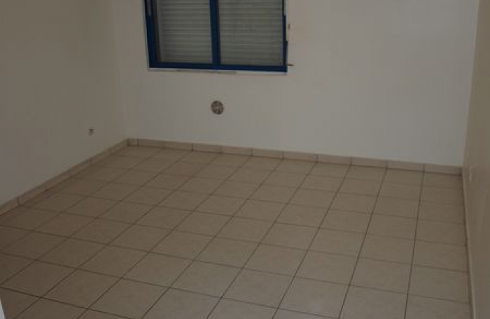 Location Appartement 20m&sup2; 1 pi&egrave;ce Sainte Clotilde