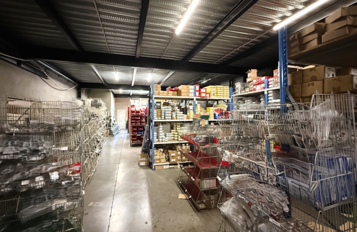 Entrep&ocirc;t - Local d'activit&eacute;s 1590 m2 dont 1000 m2 en RDC secteur Le Port