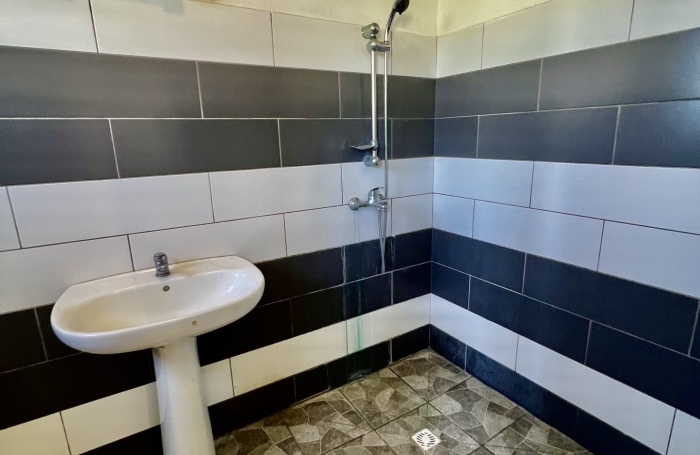 SAINT PHILIPPE 97442 - VILLA A ETAGE - BEAUX VOLUMES - PROCHE ECOLES ET COMMODITES