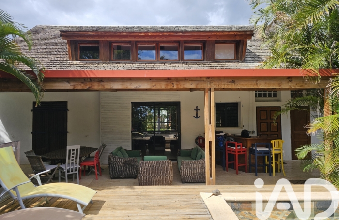 Vente Maison 174m&sup2; 7 pièces Saint Gilles les Bains