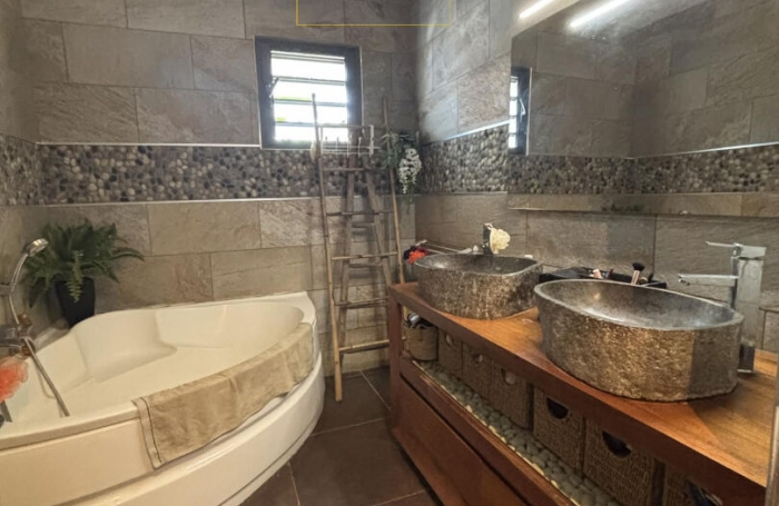 Vente Maison 187m&sup2; 6 pi&egrave;ces Les Avirons