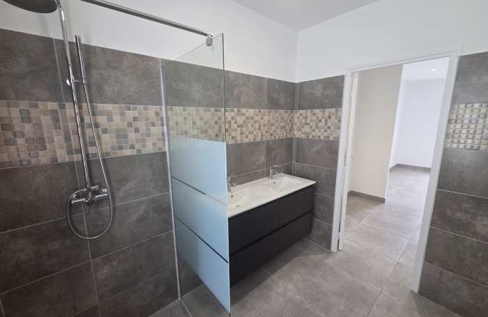 A louer villa F4 neuve St Gilles les Hauts