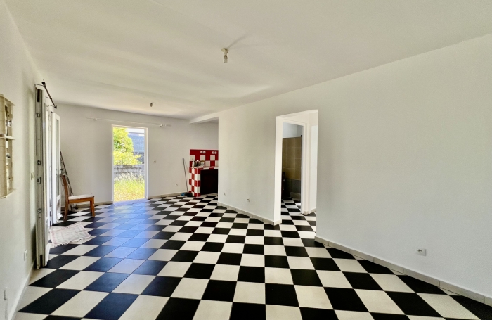 SAINT PHILIPPE 97442 - ENSEMBLE IMMOBILIER LUMINEUX ET FONCTIONNEL - SECTEUR RECHERCH&Eacute;