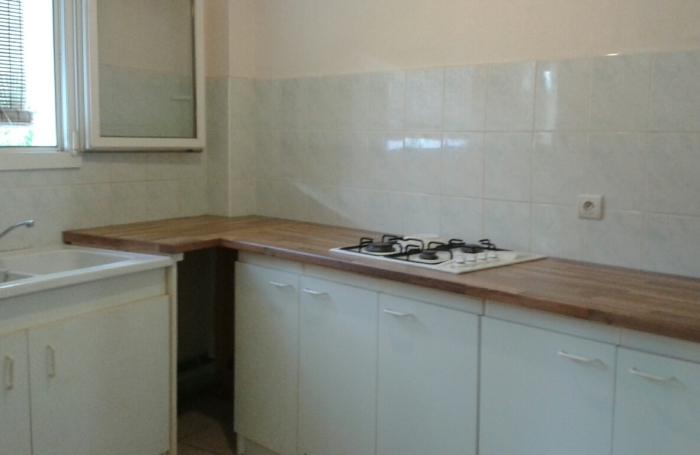 A LOUER T2 &Agrave; L'&Eacute;TANG SAL&Eacute;