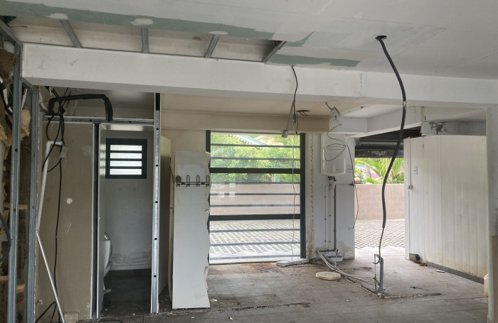 &Agrave; LOUER LOCAL - SAINT-LEU