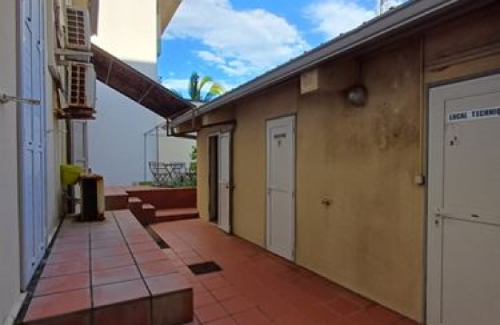 Local commercial 210m2 &agrave; St-Denis