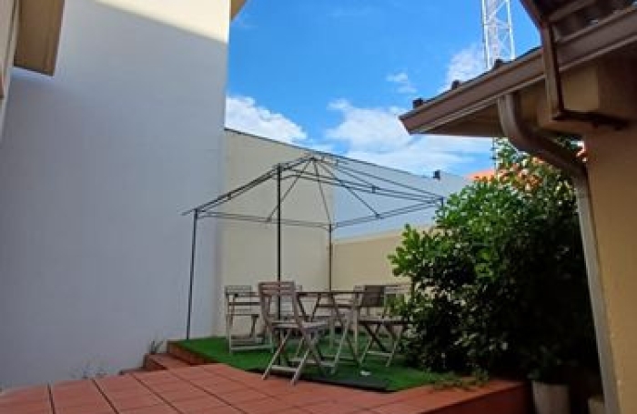 Local commercial 210m2 &agrave; St-Denis
