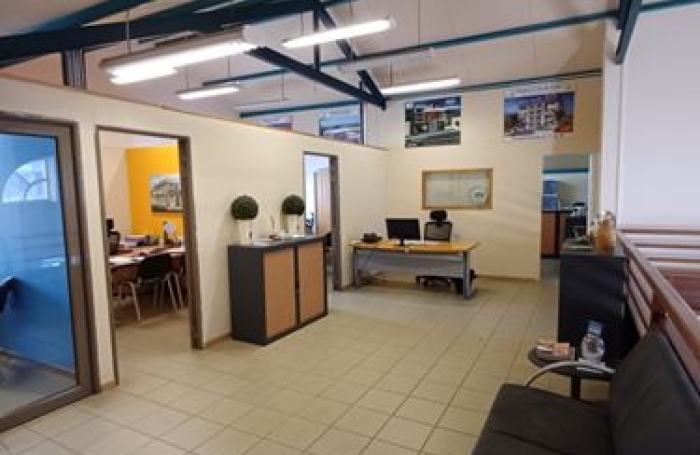 Local commercial 210m2 &agrave; St-Denis