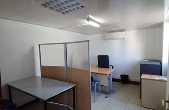 Local commercial 210m2 &agrave; St-Denis