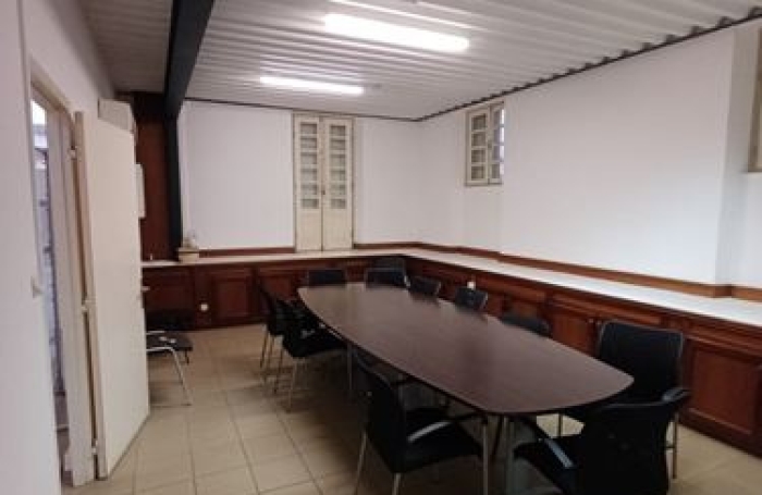 Local commercial 210m2 &agrave; St-Denis