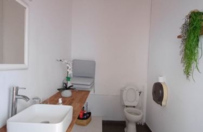 Local commercial 210m2 &agrave; St-Denis