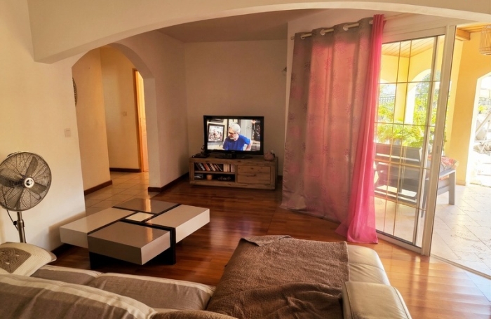 Vente Maison 225m&sup2; 7 pièces Etang-Sale