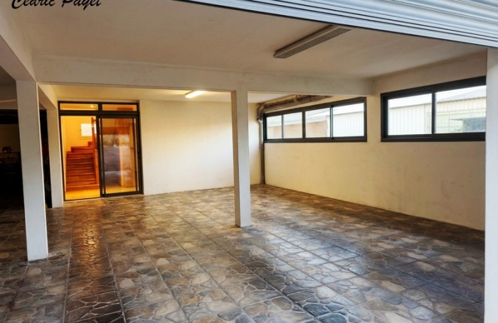 Vente Maison 225m&sup2; 7 pièces Etang-Sale