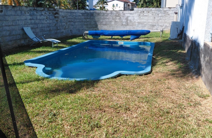 ST MARIE LA convenance maison F4  piscine , garage et atelier.