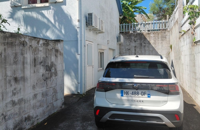 ST MARIE LA convenance maison F4  piscine , garage et atelier.