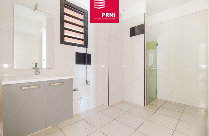 Vente Appartement 73.16m&sup2; 3 pi&egrave;ces Saint-Pierre