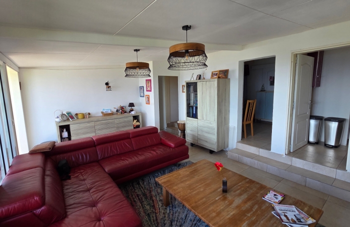 Vente Maison 112.64m&sup2; 6 pi&egrave;ces Saint Denis