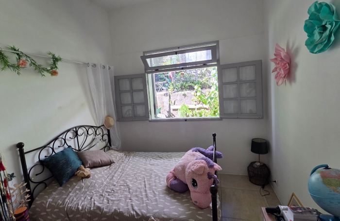 Vente Maison 112.64m&sup2; 6 pi&egrave;ces Saint Denis
