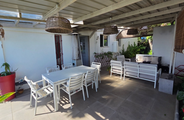 Vente Maison 112.64m&sup2; 6 pi&egrave;ces Saint Denis