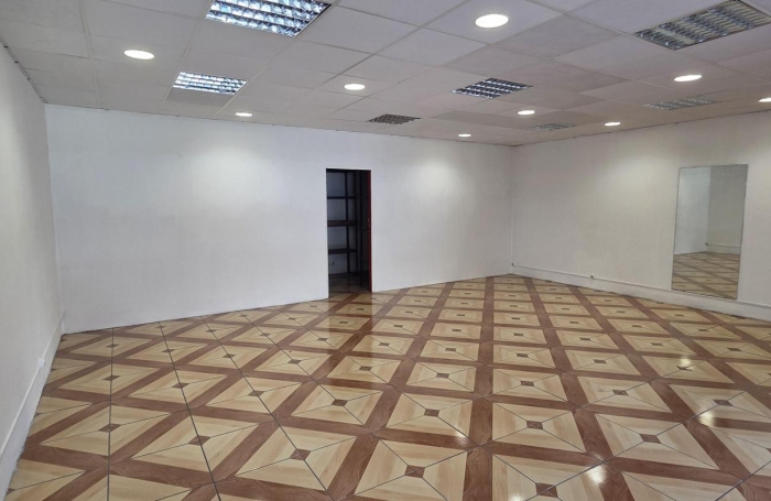 Location Local commercial 75m&sup2; 1 pièce Le Port