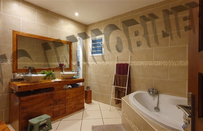 Location Maison 100m&sup2; 4 pi&egrave;ces Rivi&egrave;re Saint Louis