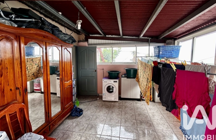 Vente Divers 336m&sup2; 14 pièces Le Tampon