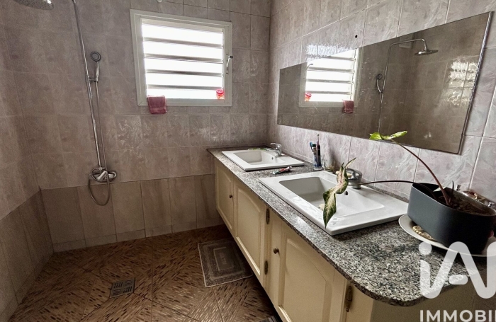 Vente Divers 336m&sup2; 14 pièces Le Tampon