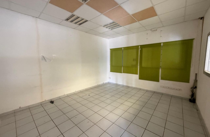 Entrep&ocirc;t ZI CHAUDRON de 600 m2 + 575 m2 mezzanine