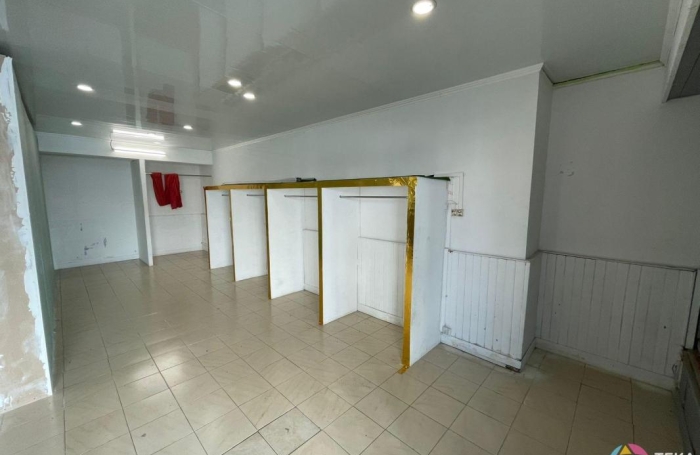 Location Local commercial 3 pièces Saint-Beno&icirc;t