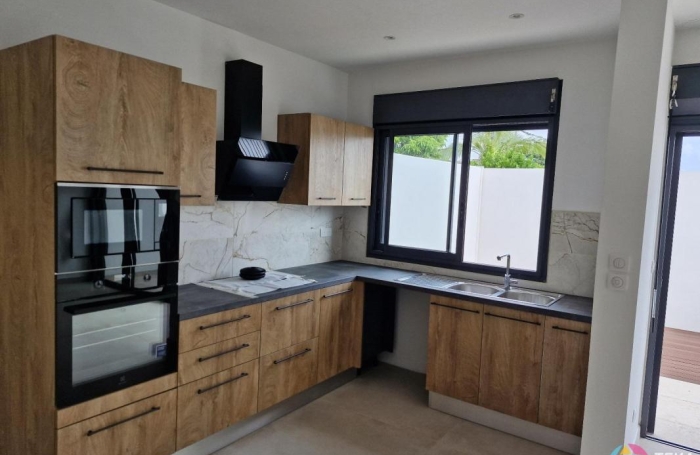 Location Maison 129m&sup2; 4 pièces Sainte Clotilde