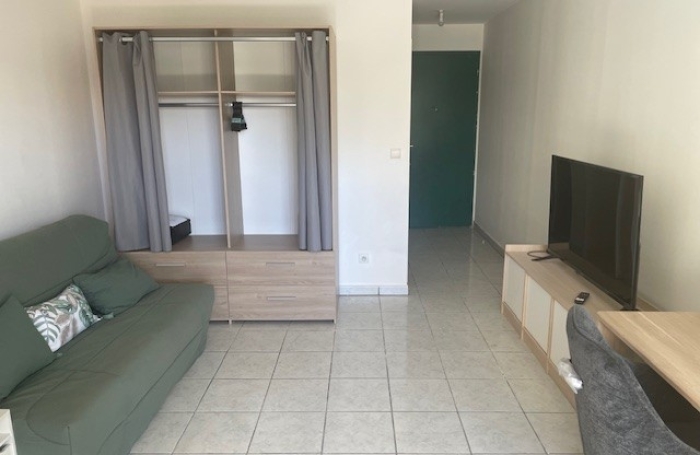 STUDIO MEUBLE VUE ET TERRASSE