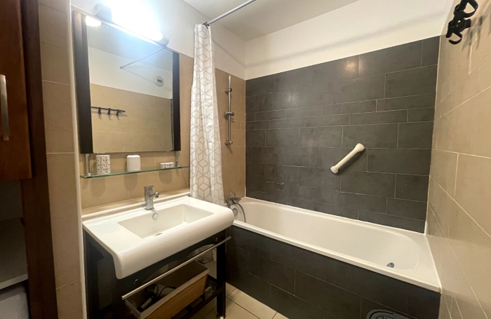 Location Appartement 66.64m&sup2; 3 pi&egrave;ces Saint Gilles les Bains