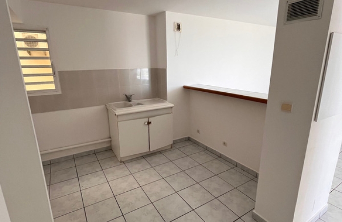 Vente Appartement 90m&sup2; 4 pièces Sainte Suzanne