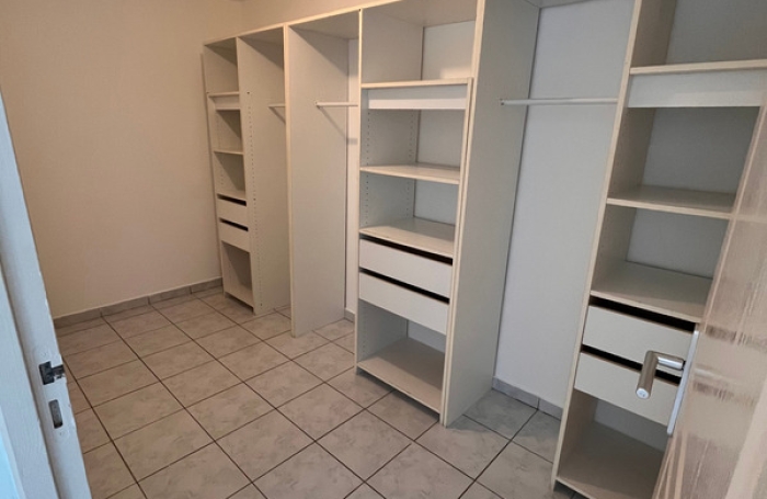 Vente Appartement 90m&sup2; 4 pièces Sainte Suzanne