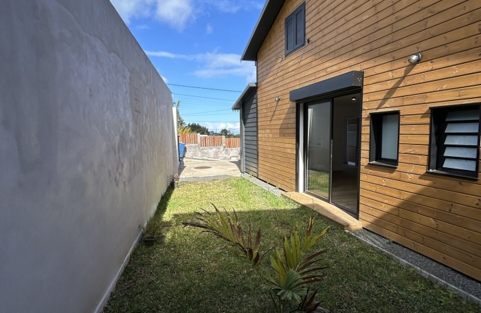Vente Maison 90m&sup2; 4 pièces Saint Gilles Les Hauts