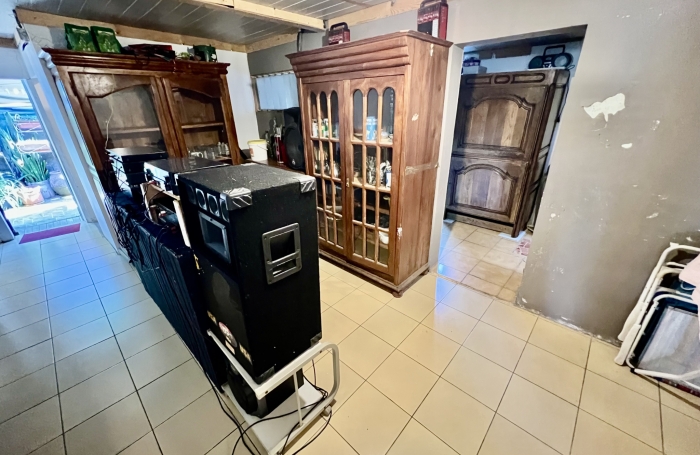 SAINT JOSEPH 97480 - MAISON LUMINEUSE - BUREAU - GARAGE - QUARTIER PRIS&Eacute;