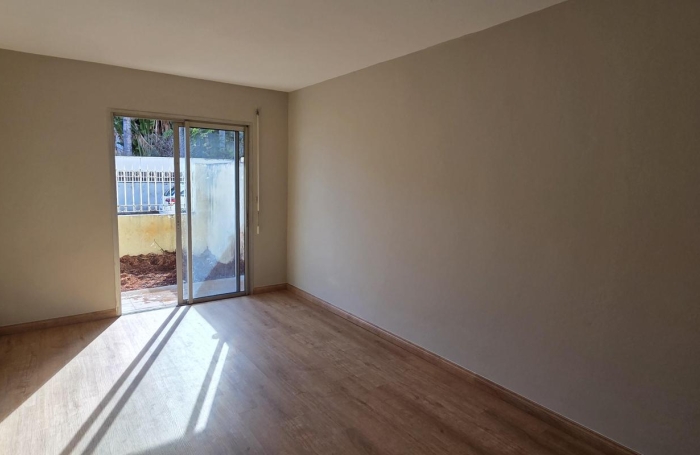 Location Bureaux 55m&sup2; 3 pièces Saint-Pierre