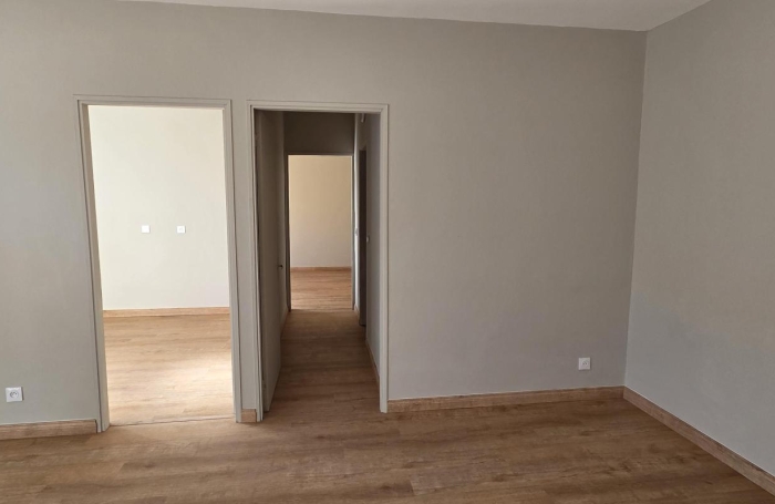 Location Bureaux 55m&sup2; 3 pièces Saint-Pierre