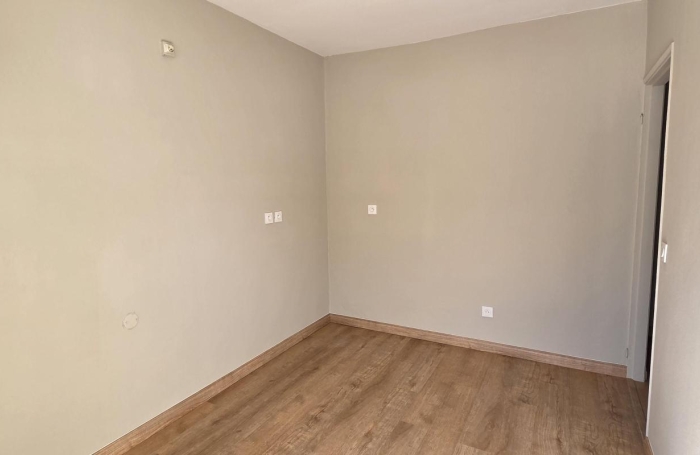 Location Bureaux 55m&sup2; 3 pièces Saint-Pierre