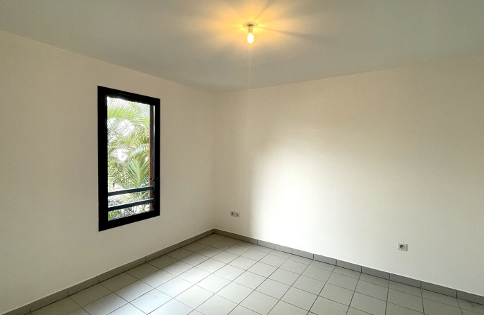 Location Appartement 93.89m&sup2; 4 pi&egrave;ces Saint-Pierre