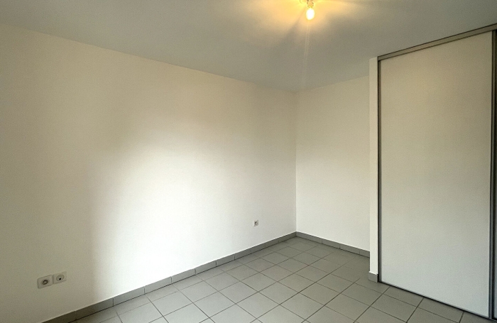 Location Appartement 93.89m&sup2; 4 pi&egrave;ces Saint-Pierre