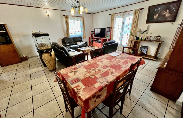 SAINT PIERRE 97410 - MAISON T5 - BELLE SURFACES - GRAND GARAGE - PROCHE DES COMMODIT&Eacute;S