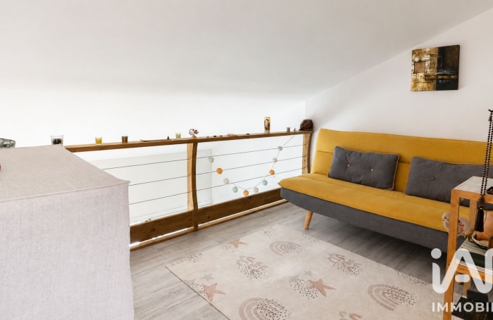 Vente Appartement 80m&sup2; 4 pièces Etang-Sale