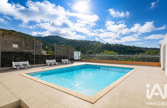 Vente Appartement 80m&sup2; 4 pièces Etang-Sale